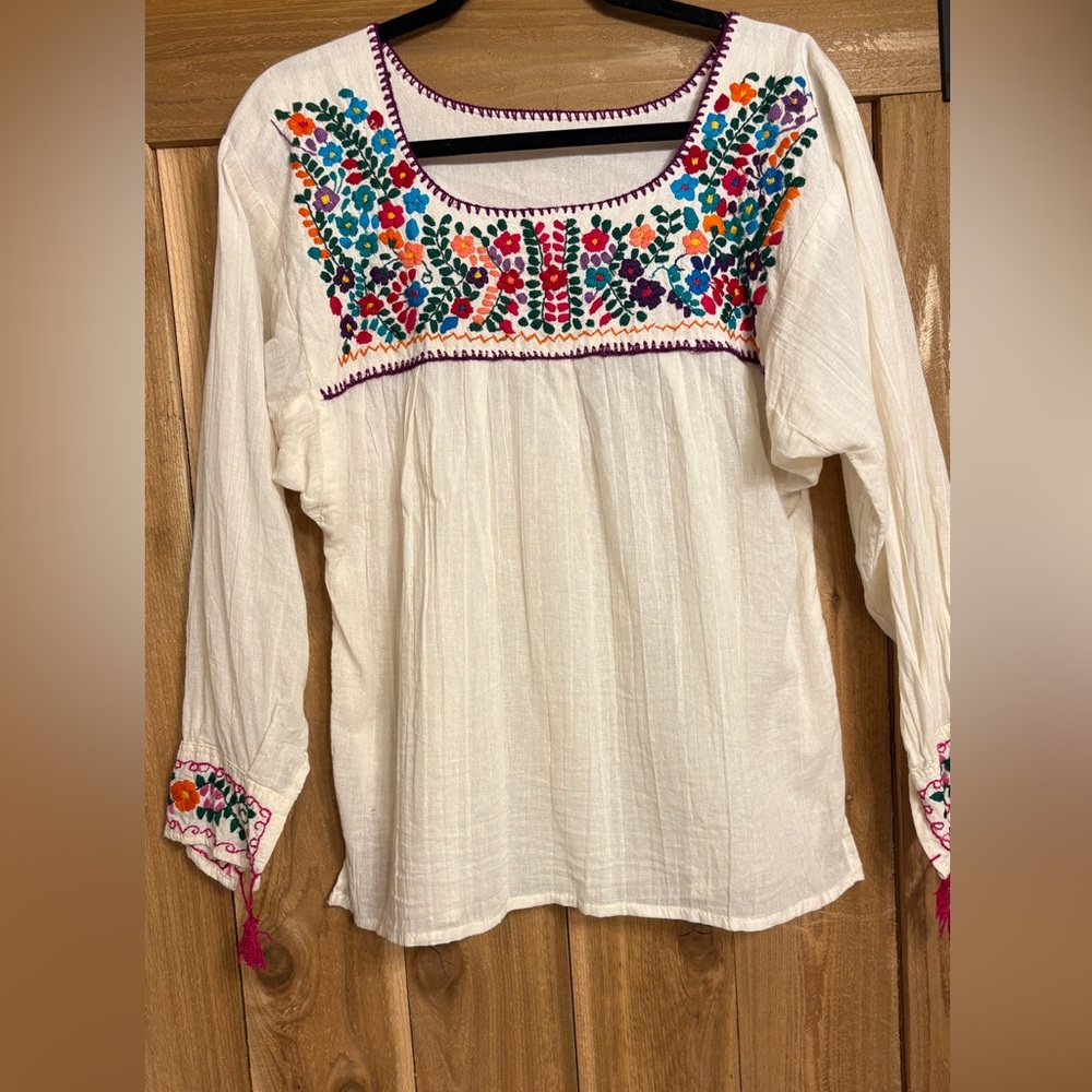 Puebla hand Embroidered Blouse - M NWOT